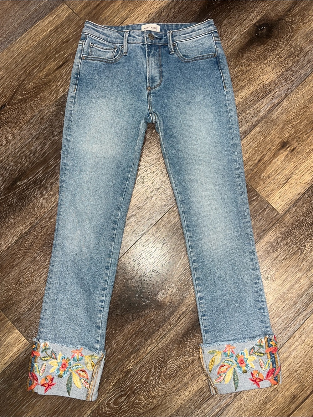 Driftwood Colette Embroidered Denim Cuffed Jeans 🌸🌺🌿